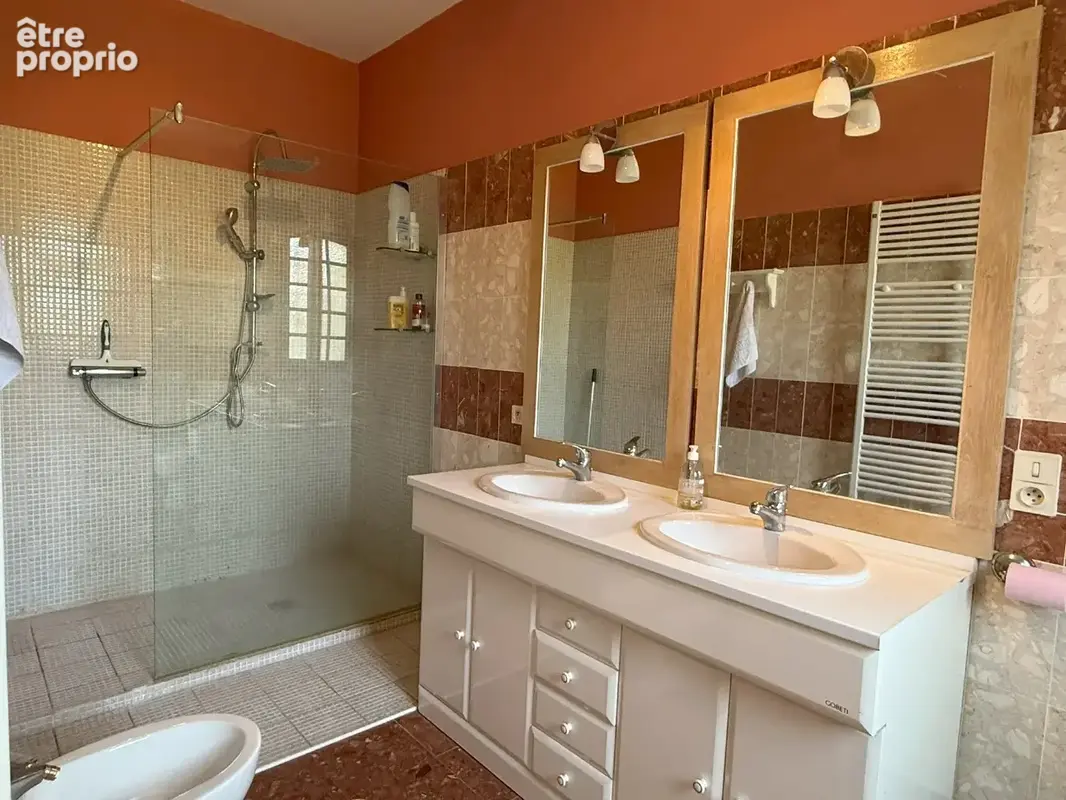 Grande maison familiale contemporaine avec piscine et grand terrain - photo 23