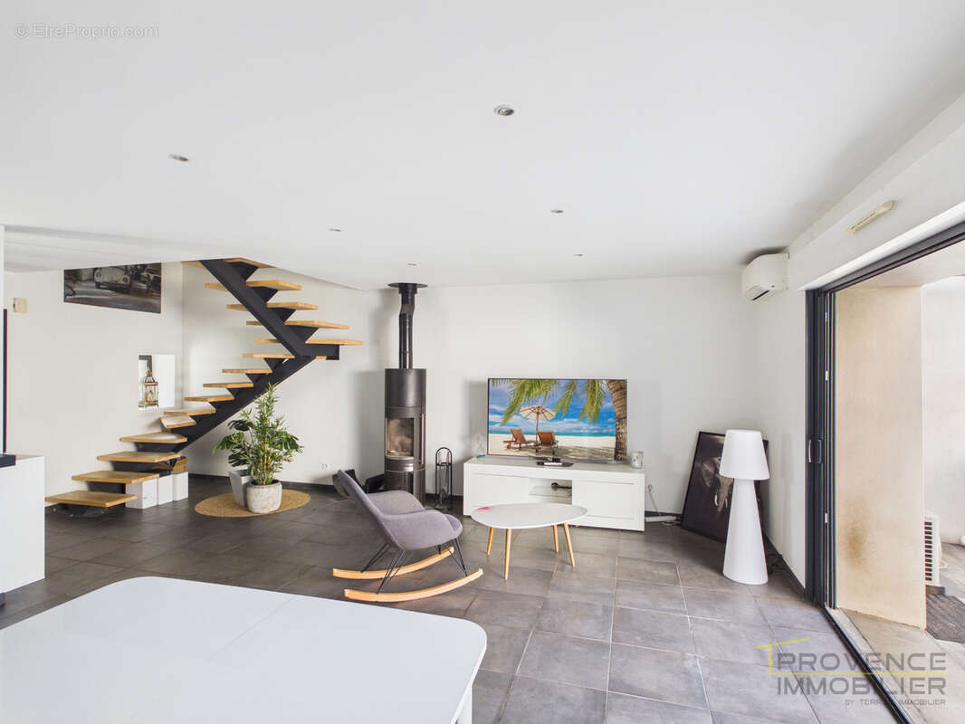 Maison à MALATAVERNE