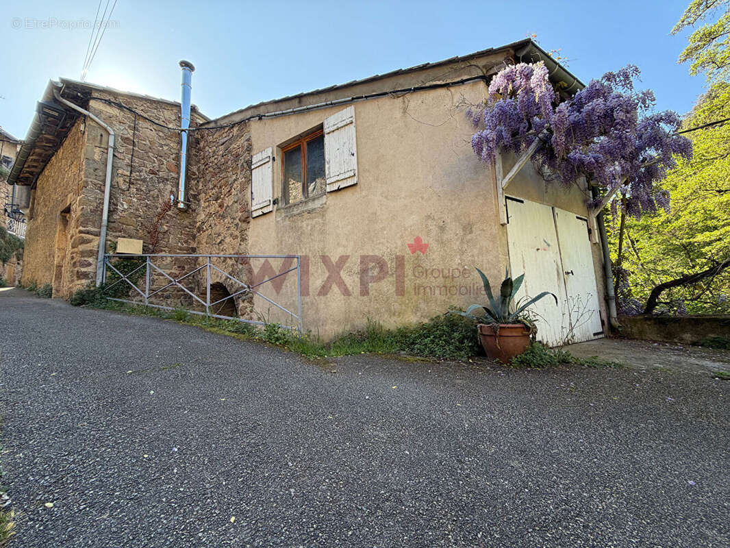 Maison à CHARMES-SUR-RHONE