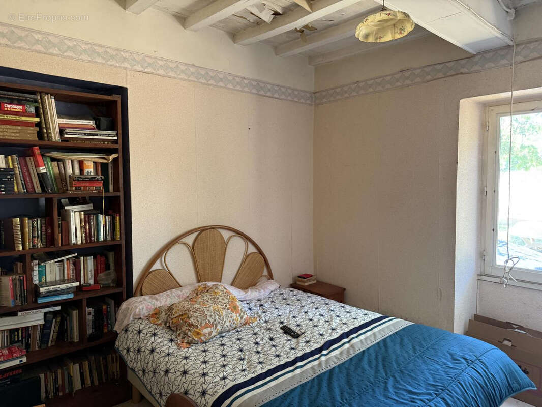 Maison de campagnes avec dépendances à rénover sur 4.8ha proche de Gondrin - photo 2
