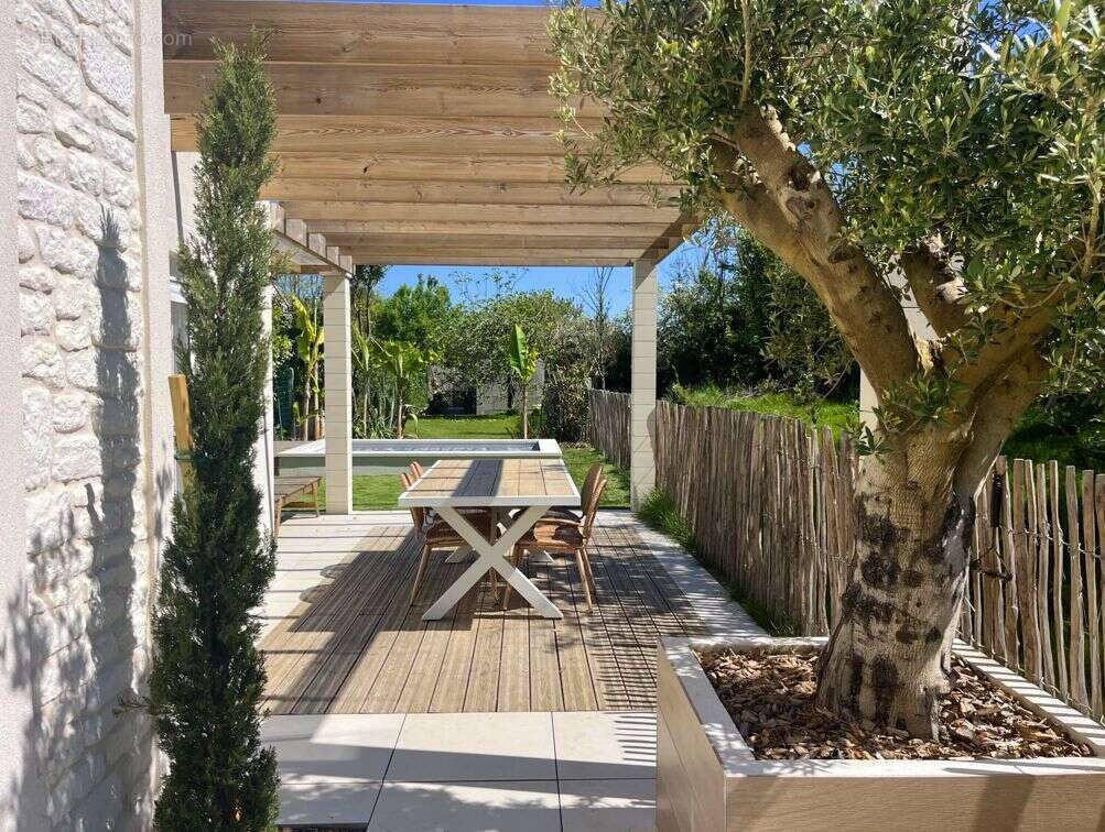 Maison à SAINT-GEORGES-DE-DIDONNE