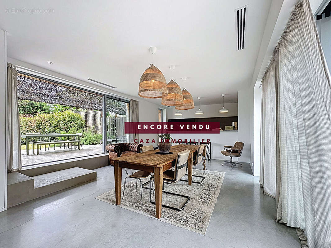 Maison à FARGUES-SAINT-HILAIRE