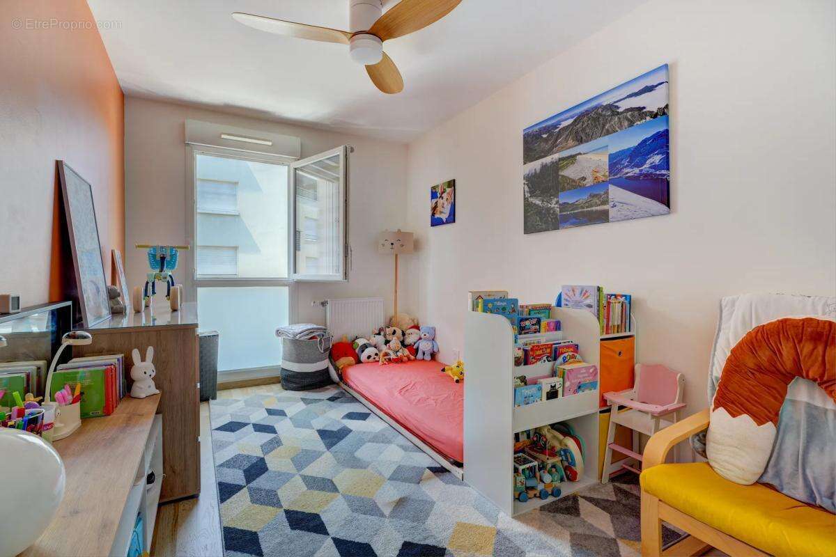 Appartement T4 de 90 m² à Villeurbanne - photo 11