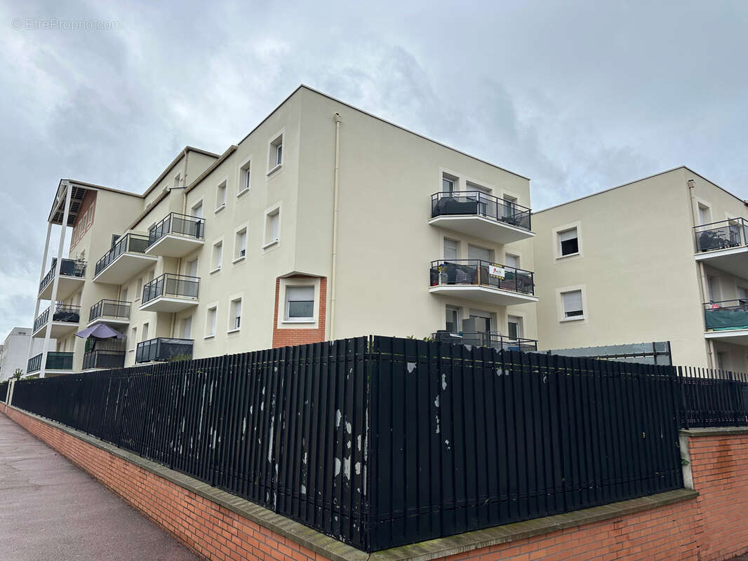 Appartement à COURCOURONNES