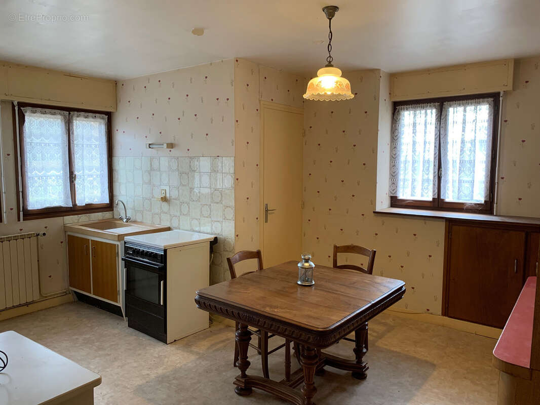 Maison à SAINT-CLAIR-DE-LA-TOUR