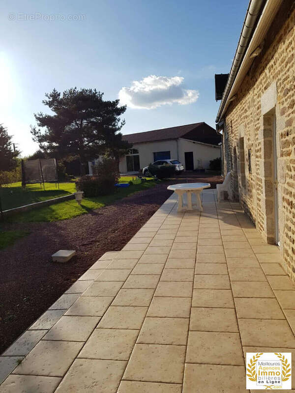 Maison à CONDE-SUR-SARTHE