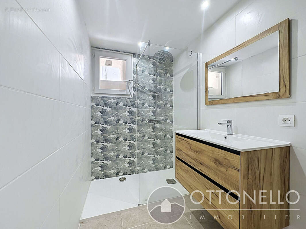 Appartement en souplex Roquebrune Sur Argens 4 pièces 75,20 m2 avec cour intérieure - photo 8