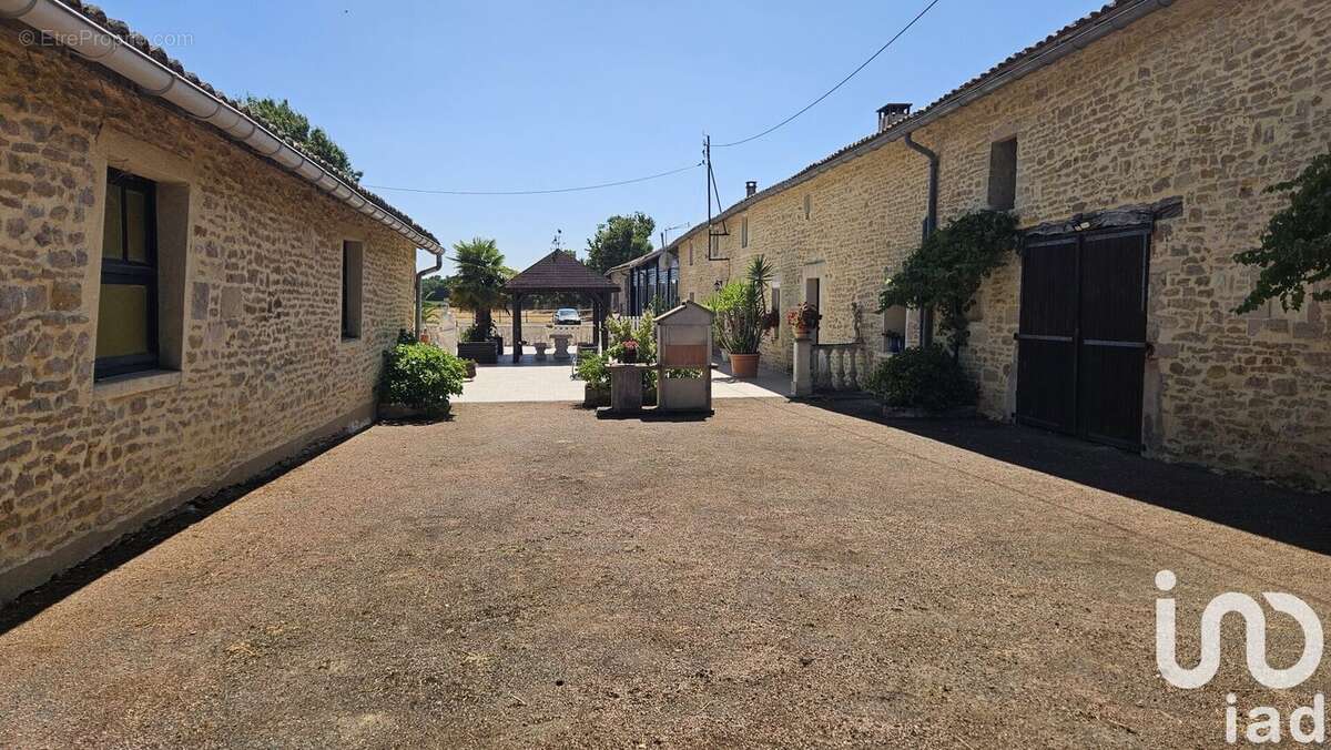 Photo 5 - Maison à VILLEFAGNAN