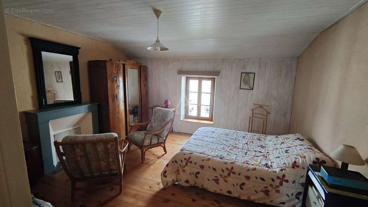 Maison à NIEUL-LE-DOLENT