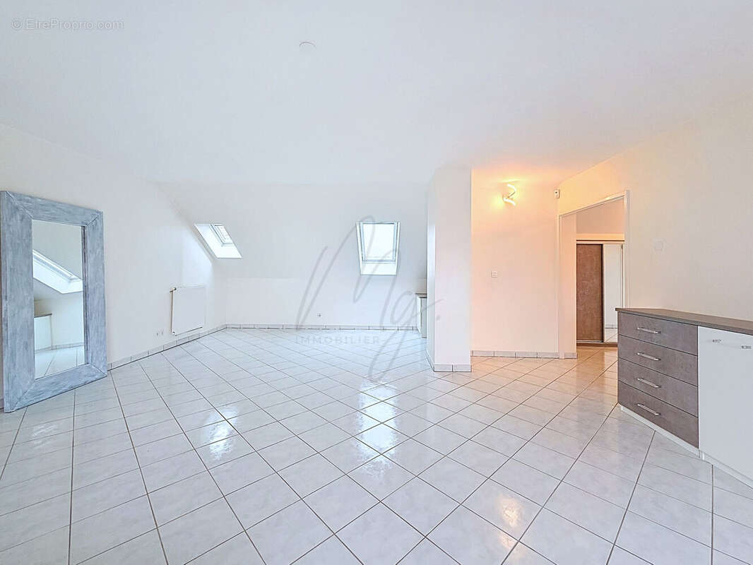 Pièce de vie - Appartement à MAUREPAS