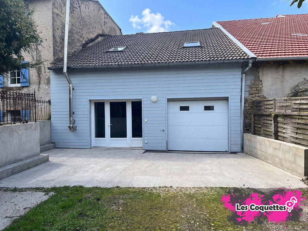 Appartement à POLAINCOURT-ET-CLAIREFONTAINE