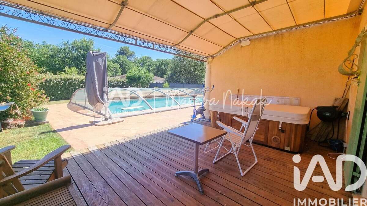 Maison 240 m² à Trans-En-Provence  - photo 4