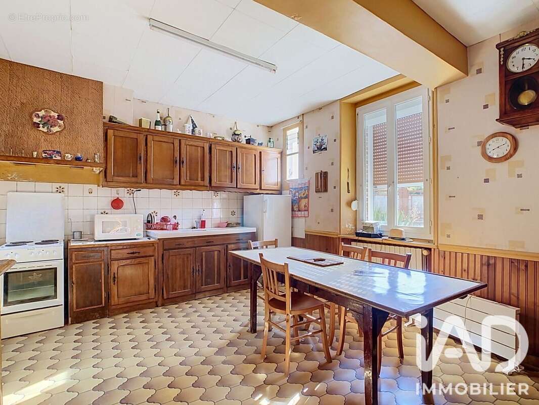 Maison 74 m² à Gourgancon  - photo 4