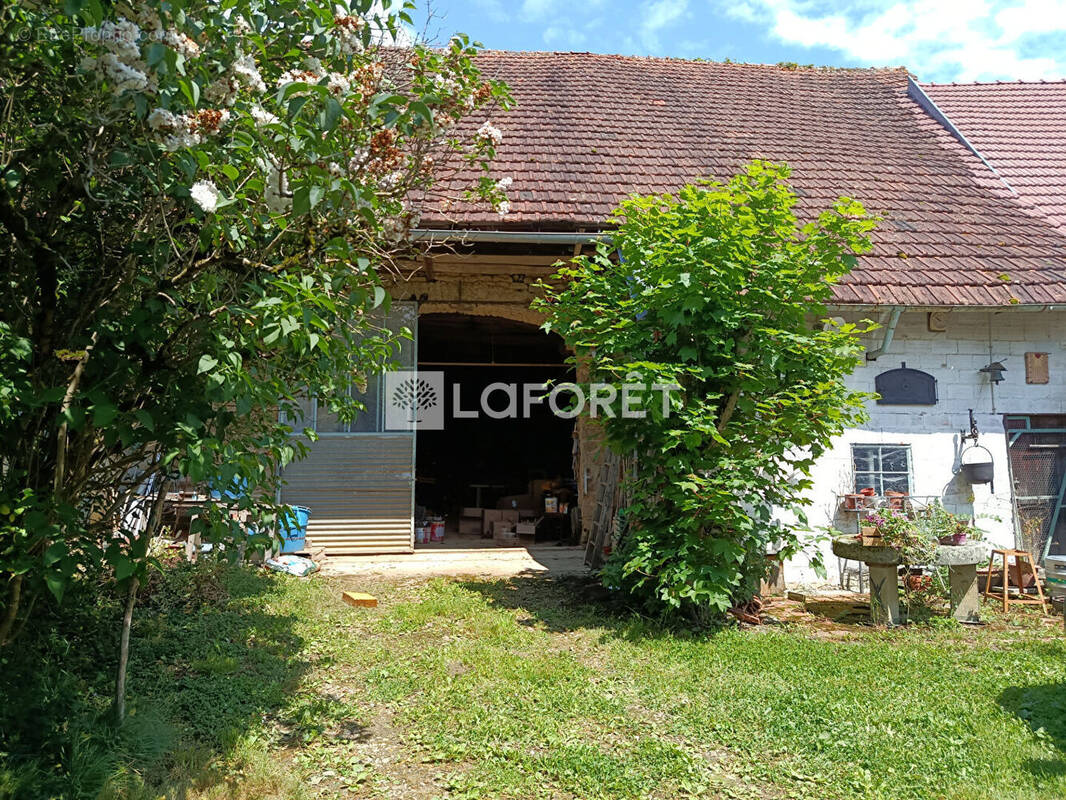 Maison à CORROMBLES