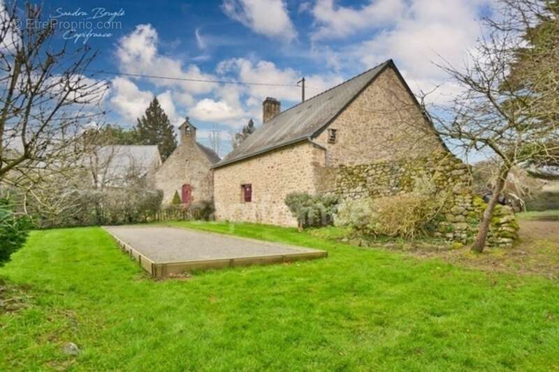 Maison à vendre 8 pièces Maison 228 m2  SAINTE GEMMES LE ROBERT (53) - photo 16