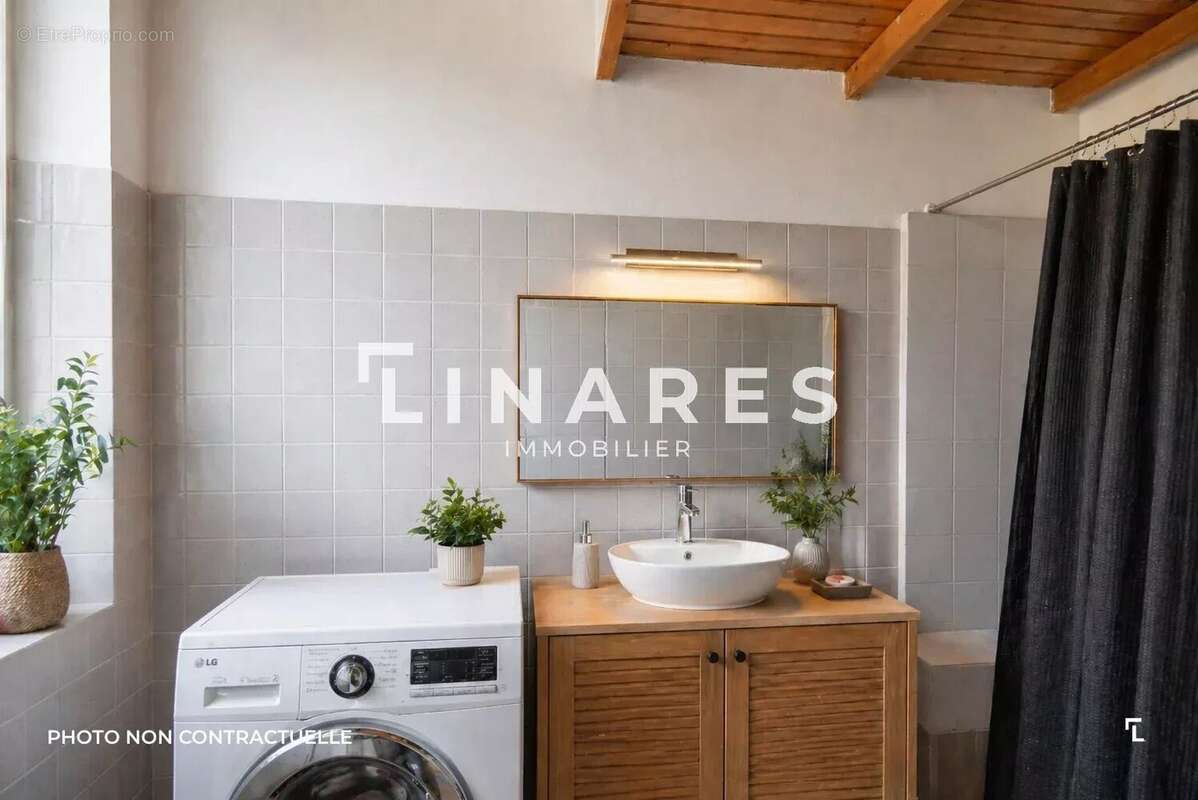 Appartement à MARSEILLE-1E