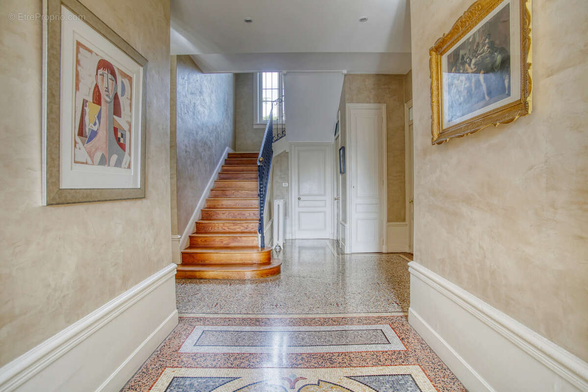 Maison à TASSIN-LA-DEMI-LUNE