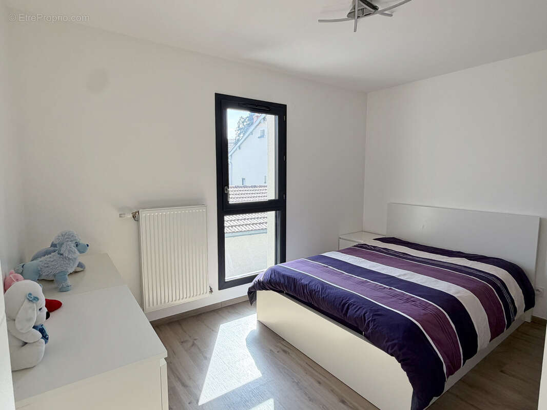 Maison à SAINT-GENIS-LES-OLLIERES