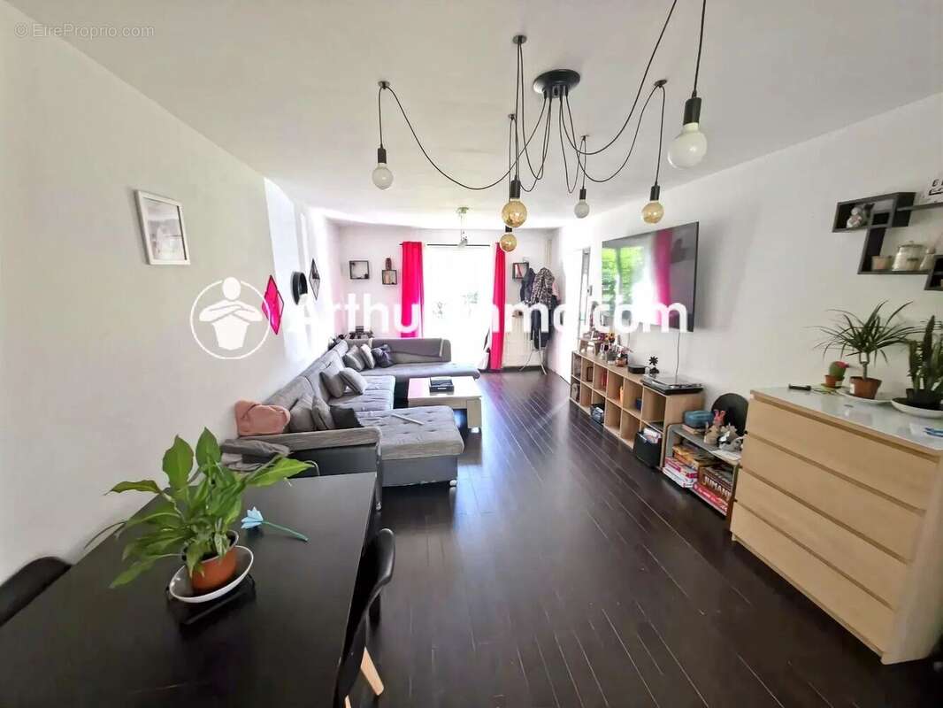 Maison à SAVIGNY-LE-TEMPLE