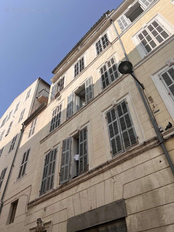 Appartement à MARSEILLE-1E