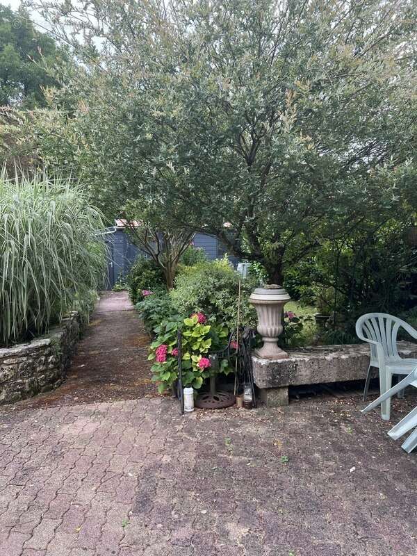 Maison à CHAMPAGNE-MOUTON