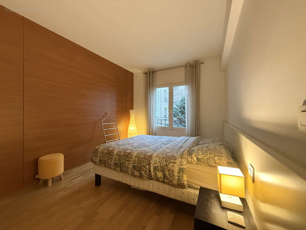 Appartement à COURBEVOIE