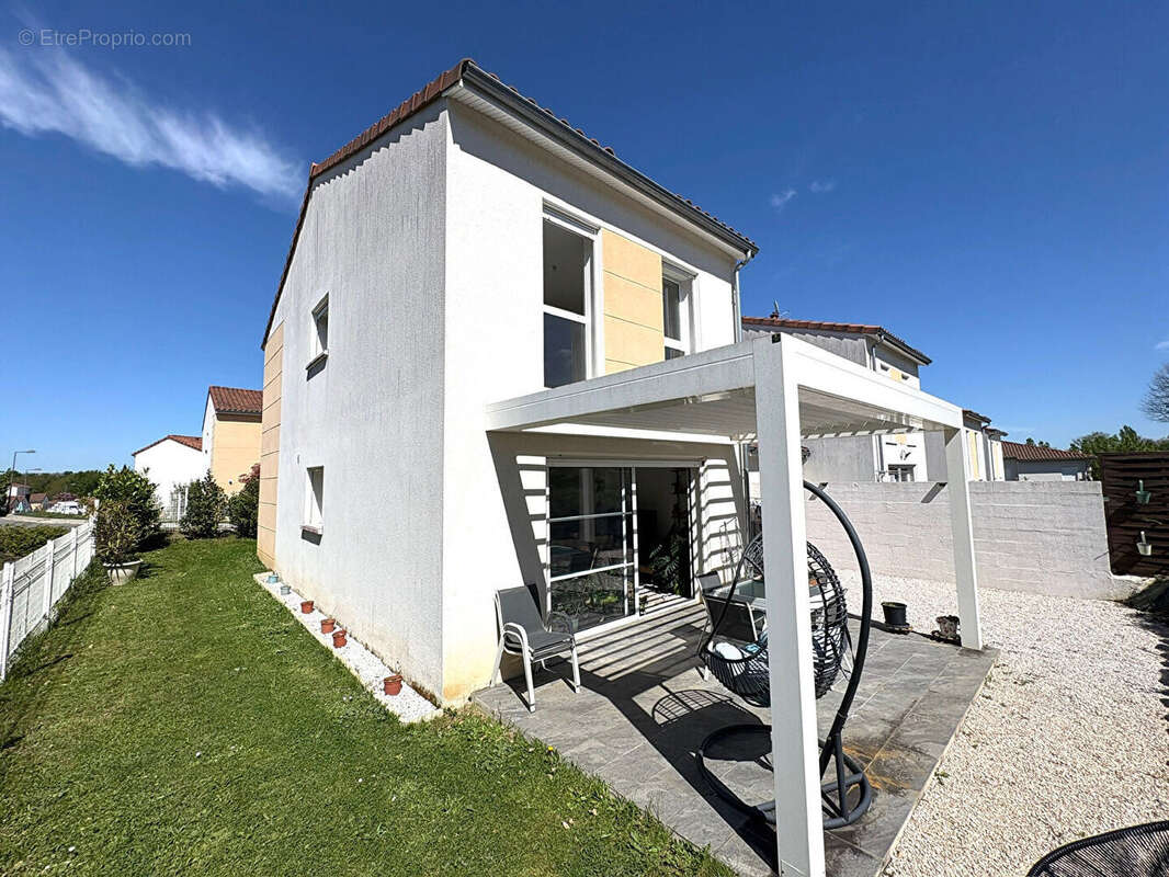 Maison à SAINT-LYS