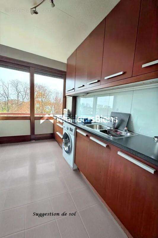 Appartement à LES PAVILLONS-SOUS-BOIS