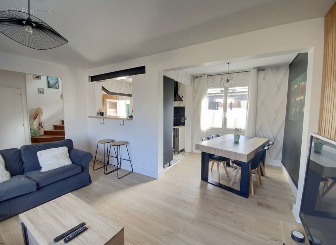 Maison à COULOUNIEIX-CHAMIERS