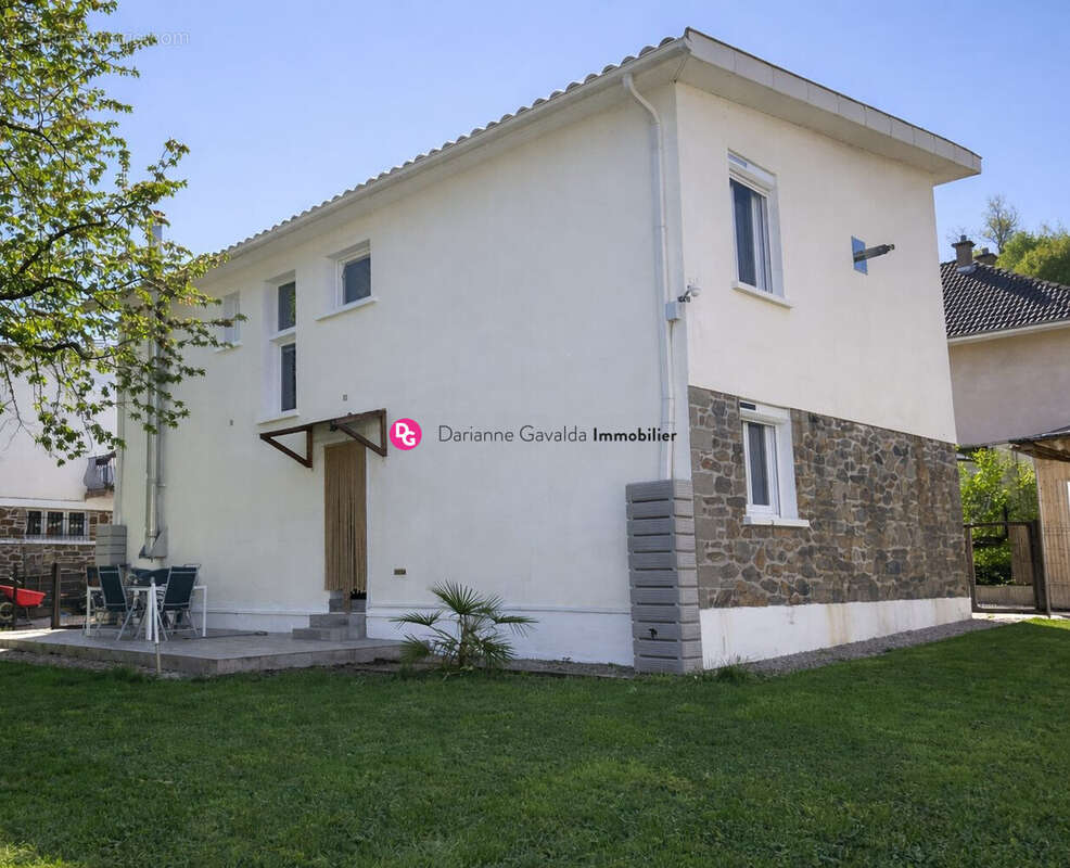 Maison à DECAZEVILLE