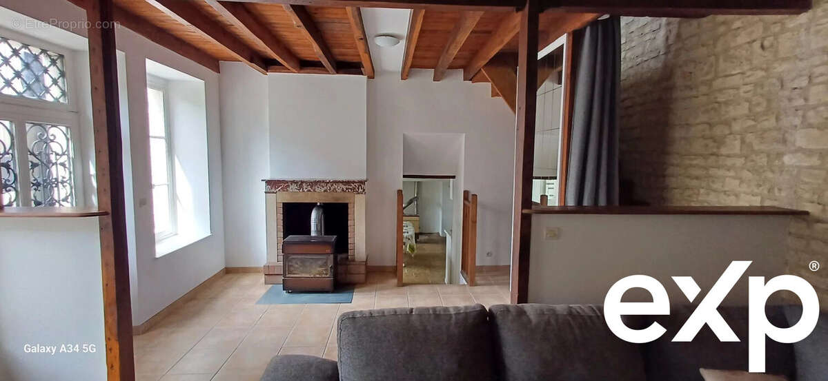 Maison à MOULINS-EN-TONNERROIS