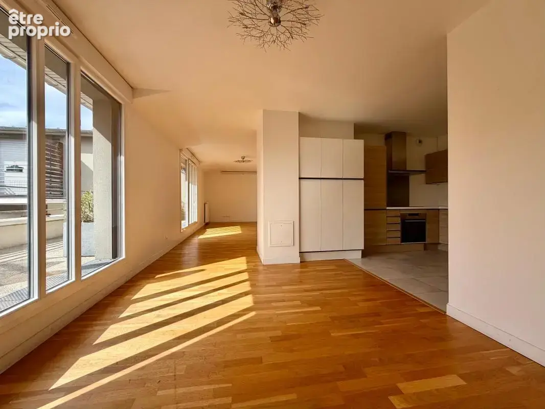 Nogent-sur-Marne – 5 pièces familial de 104 m², dernier étage, terrasse de 20 m² et 2 parkings - photo 3