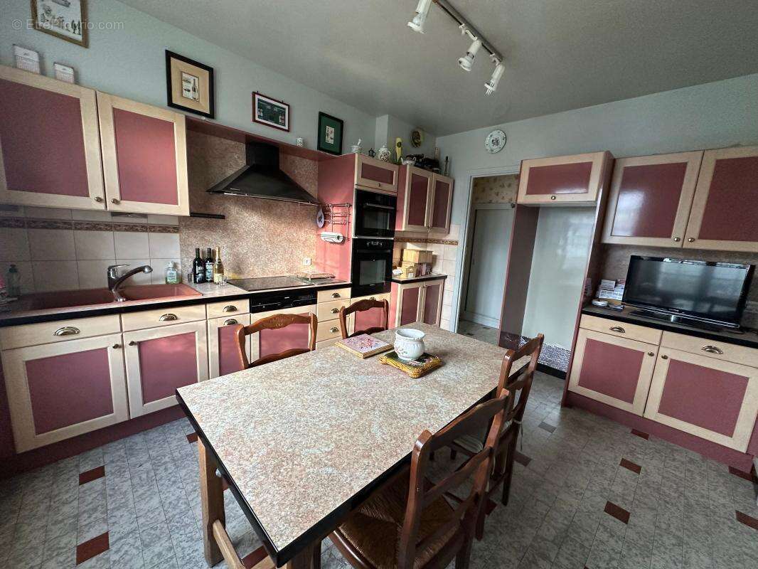 Maison à ISLES-LES-MELDEUSES