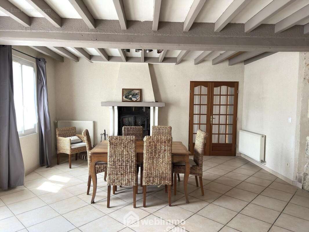 Maison 155 m² à Maze  - photo 5