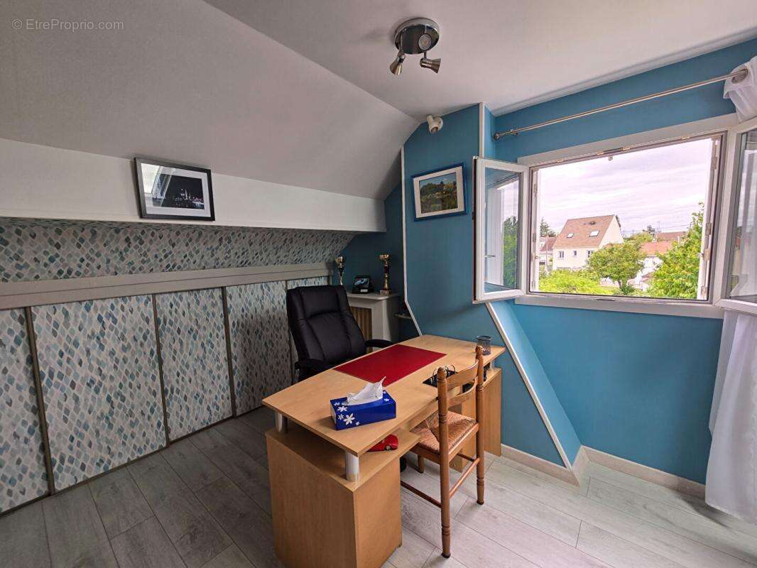 Maison individuelle avec 4 chambres, véranda et magnifique jardin - 175 M2 utiles - photo 10
