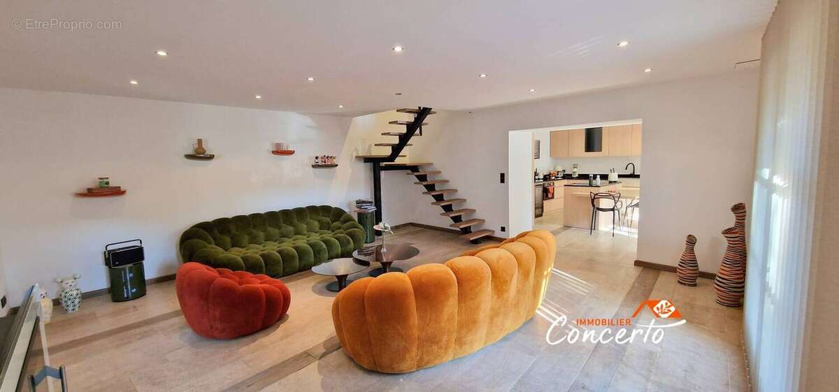 Autre à SAINT-RAPHAEL