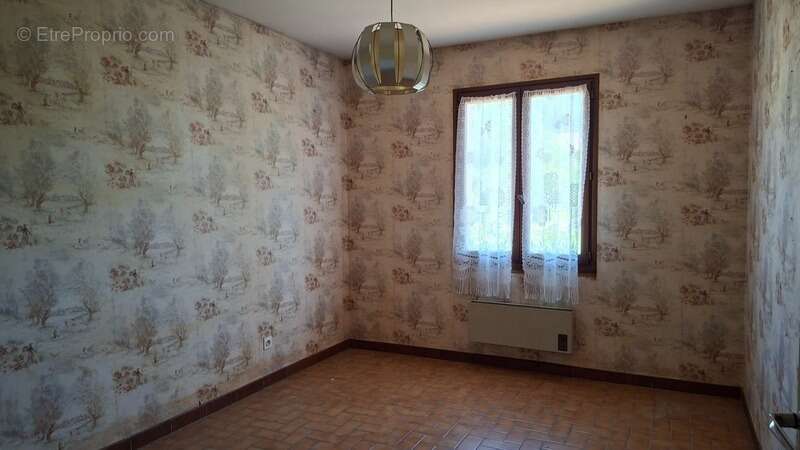 A vendre : Maison individuelle à rénover 130m2 sur  DIGNE LES BAINS (04) - photo 6