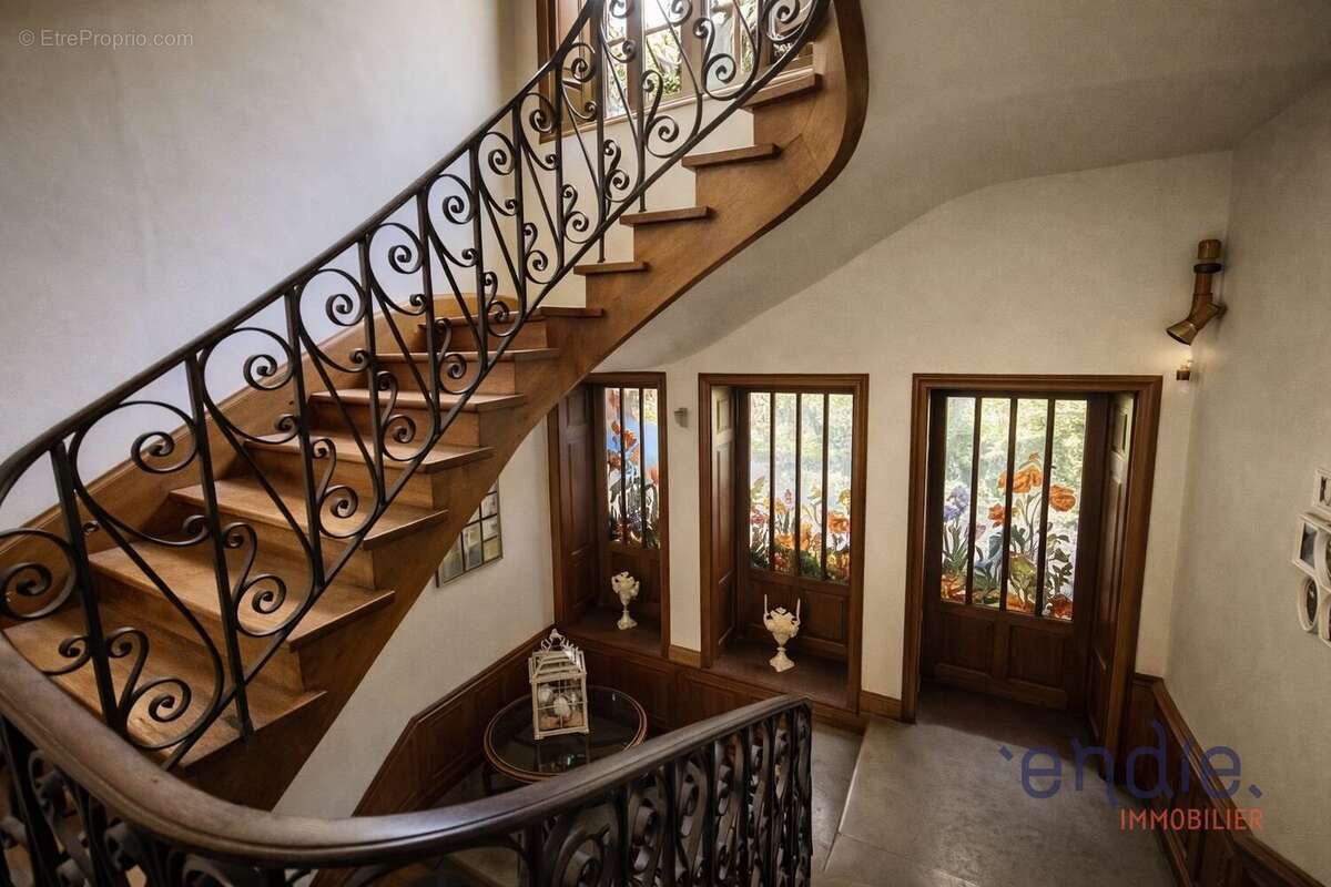 Maison à SAINT-JULIEN-MOLIN-MOLETTE