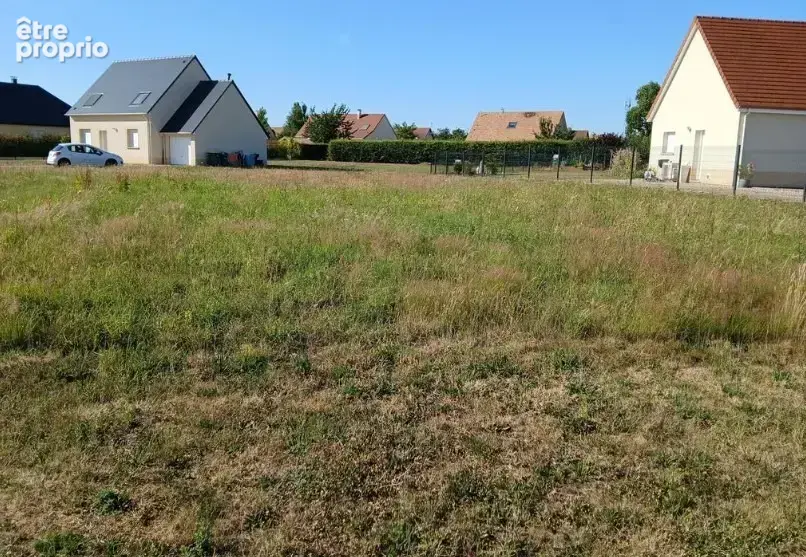 Terrain à SYLVAINS-LES-MOULINS