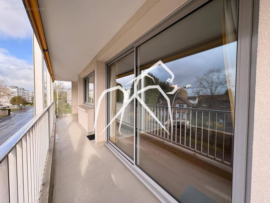 Appartement à MONT-SAINT-AIGNAN