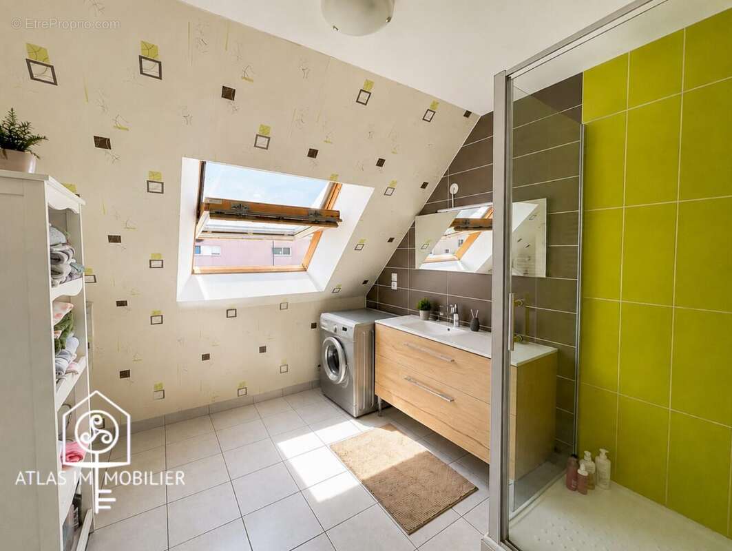 Maison 96 m² à Chavagne  - photo 5