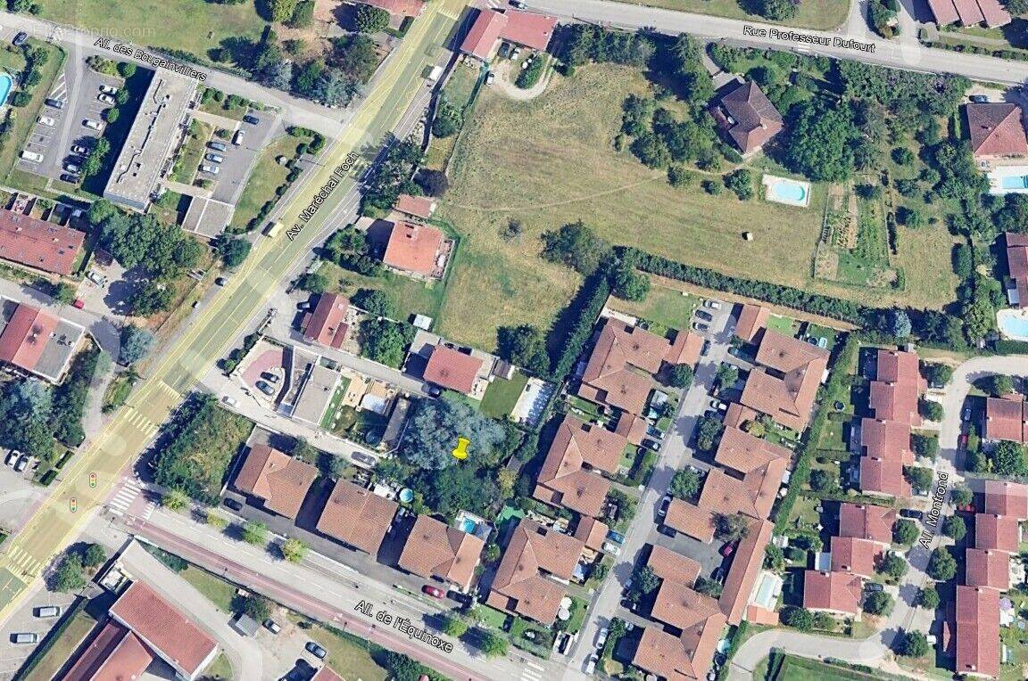 Photo 1 - Terrain à SAINT-GENIS-LAVAL