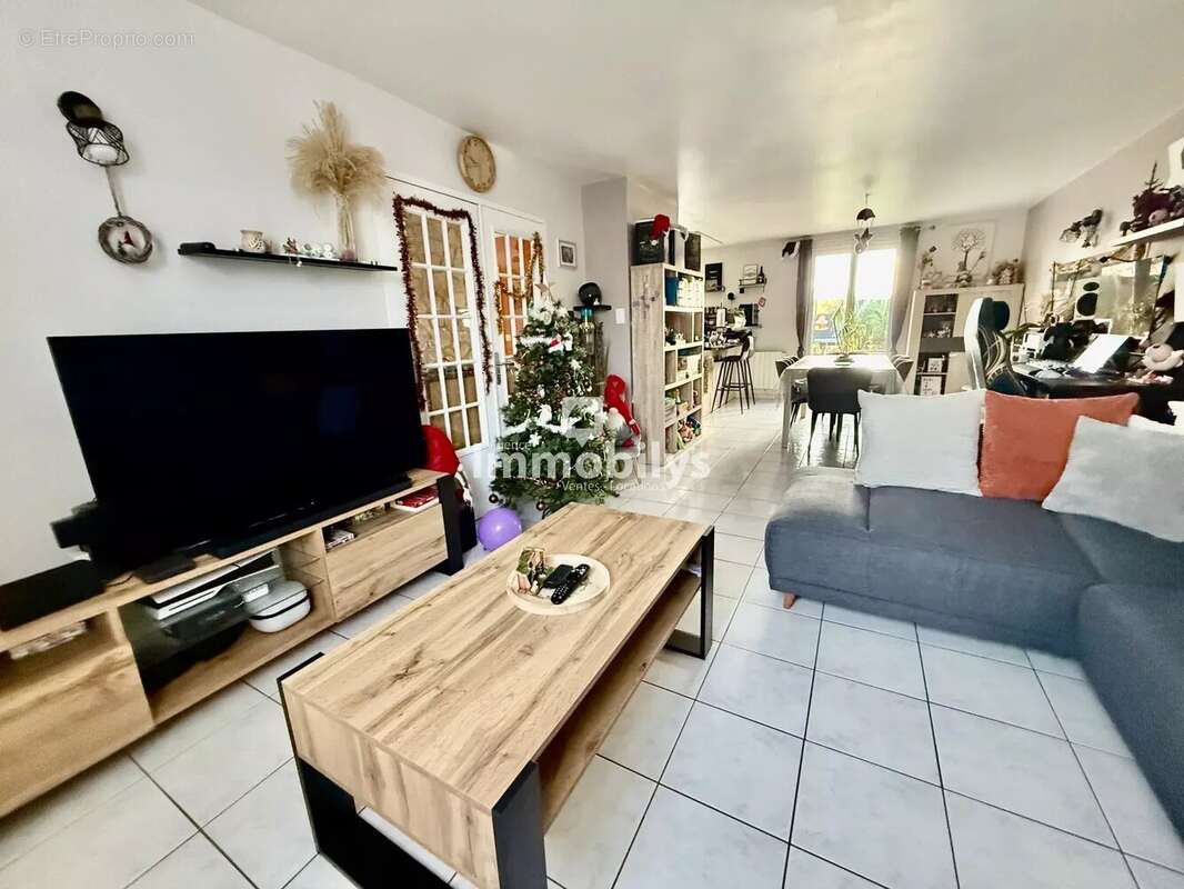 Maison à MONCHECOURT