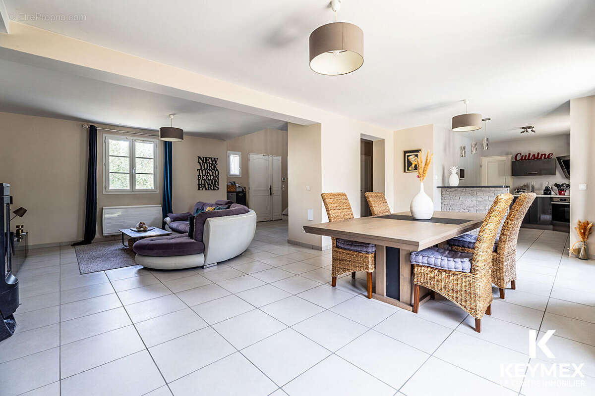 Maison d'exception Le Mesnil En Thelle 4 chambres - photo 2