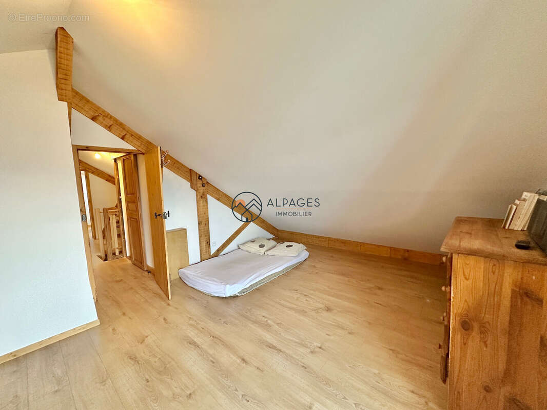 Maison 143 m² à Champcella  - photo 8