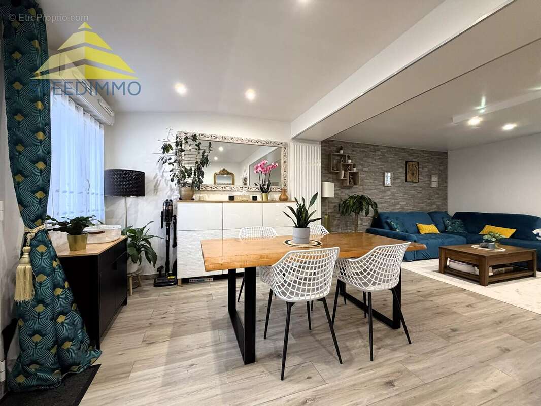 Maison à VILLECRESNES