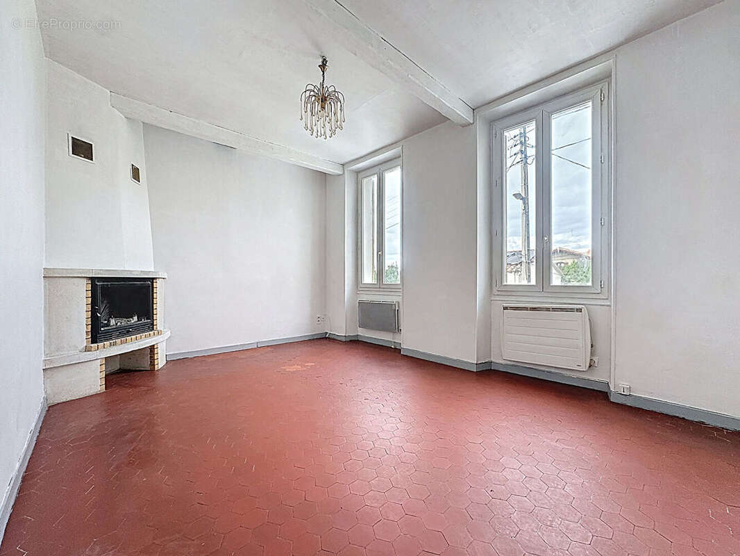 Appartement à MARSEILLE-12E