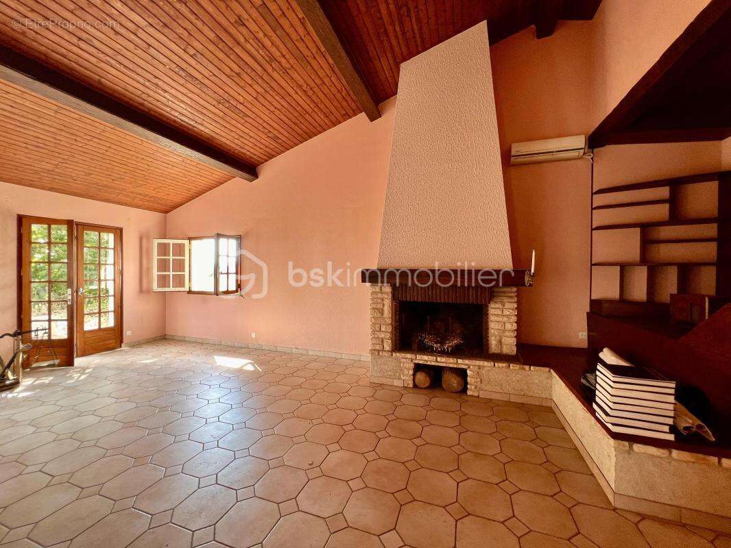 Jolie maison de plus de 213 m2, 6 chambres, jardin de 1500 m2! - photo 3