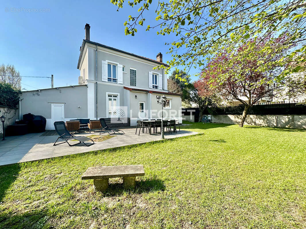 Maison à LE RAINCY