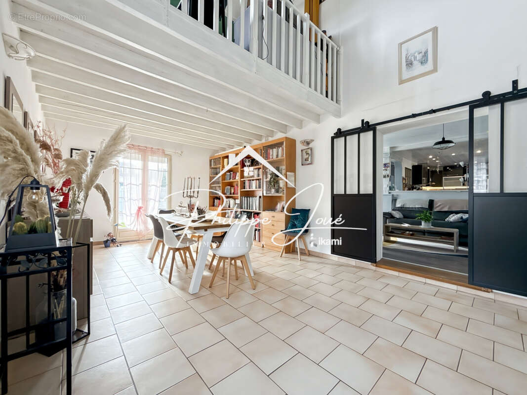 Maison à THORIGNY-SUR-OREUSE